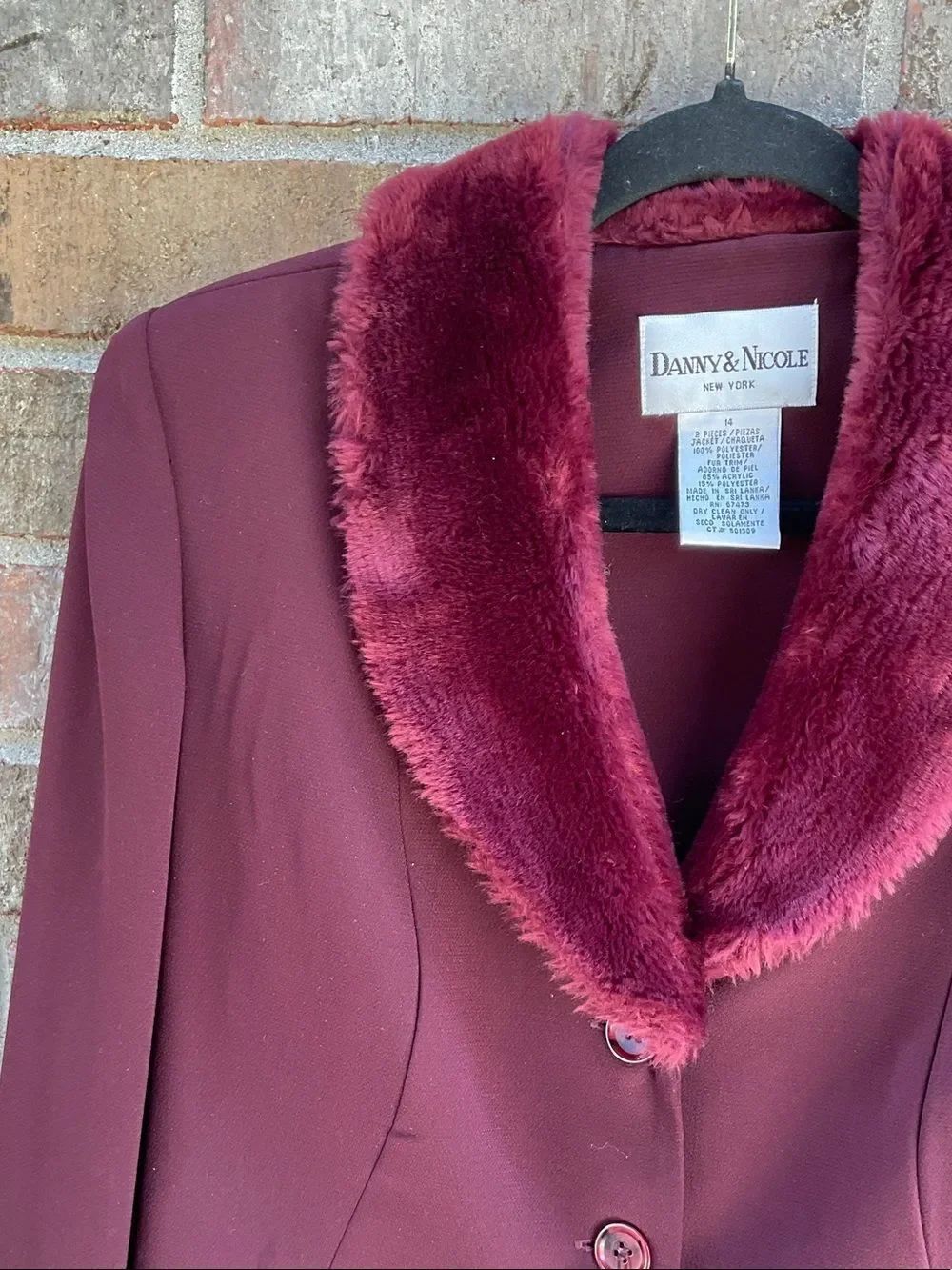 Take 50% OFF- Danny & Nicole Burgundy Blazer with Faux Fur Shawl Collar,Size-14 - Picture 6 of 10